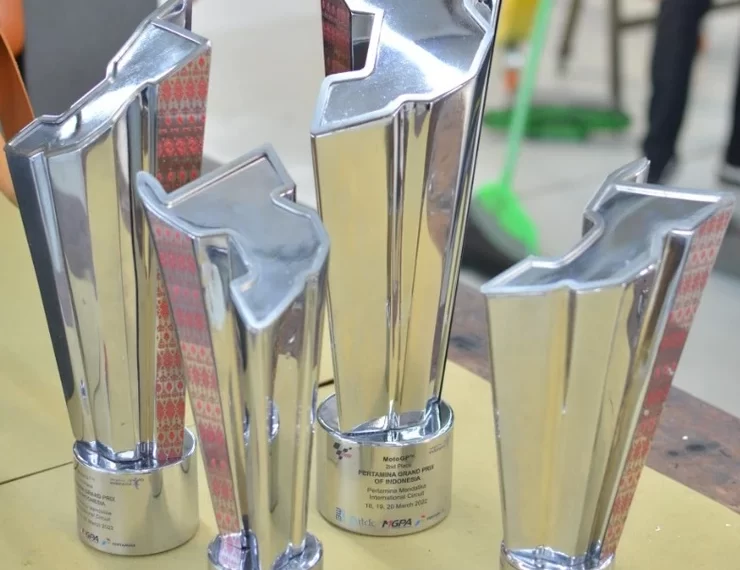 Filosofi Desain Tropi MotoGP Mandalika Buatan Tuksedo Studio, Bali