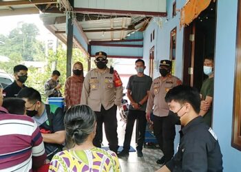 Sie Dokkes Polres Malinau Gelar Vaksinasi Door To Door