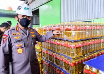 Kapolri Pastikan Awasi Alur Distribusi dan Harga Minyak Goreng  di Pasar