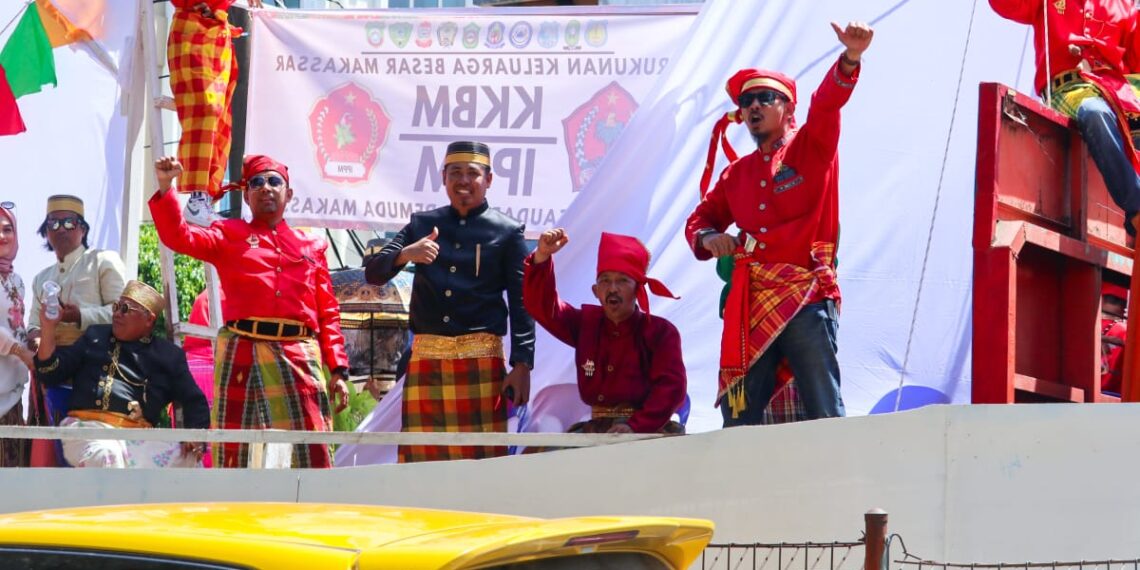 SEMARAK PAWAI BUDAYA IRAW TENGKAYU XI