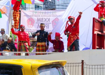 SEMARAK PAWAI BUDAYA IRAW TENGKAYU XI