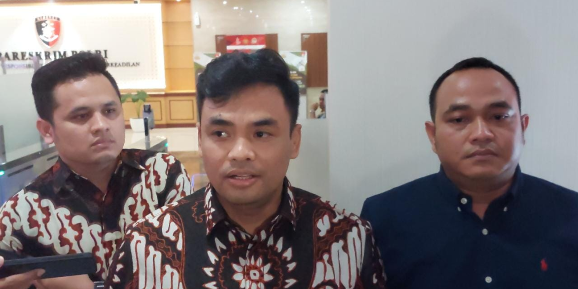 Kuasa Hukum PT Universal Pharmatical Industri di Bareskrim Polri (Foto: Hastina/REQnews)
