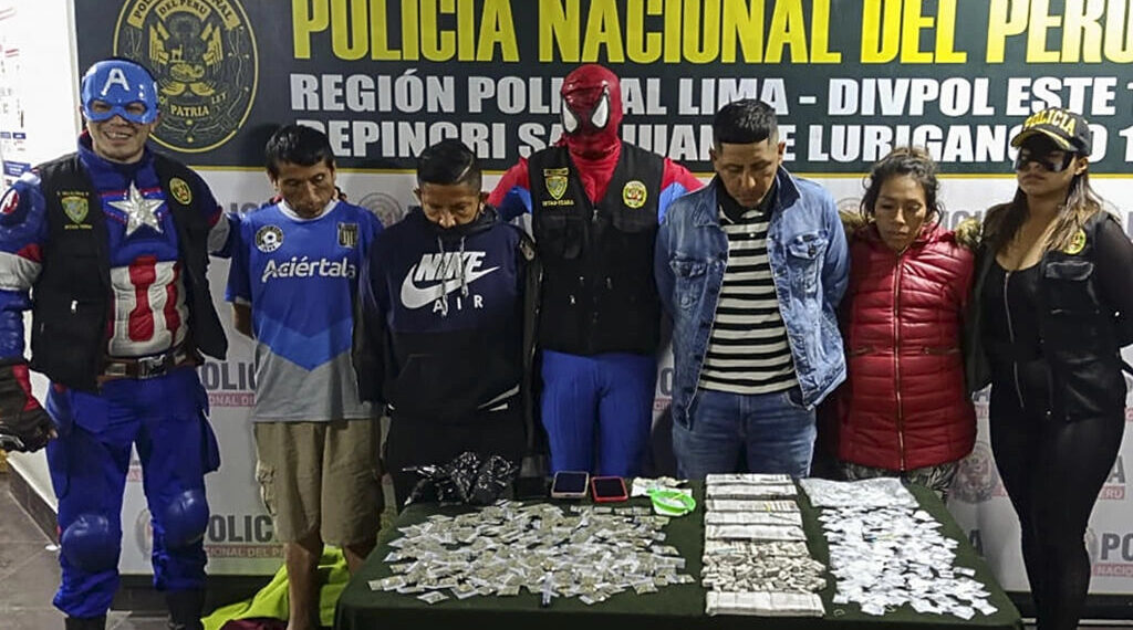 Spider-Man, Captain America, Thor, dan Black Widow, Tangkap Pengedar Narkoba