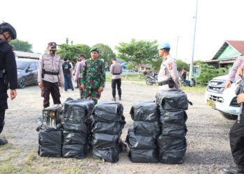 Operasi Gabungan Jelang Nataru, Petugas cegat 20 Dus Miras dijalan Trans Kalimantan