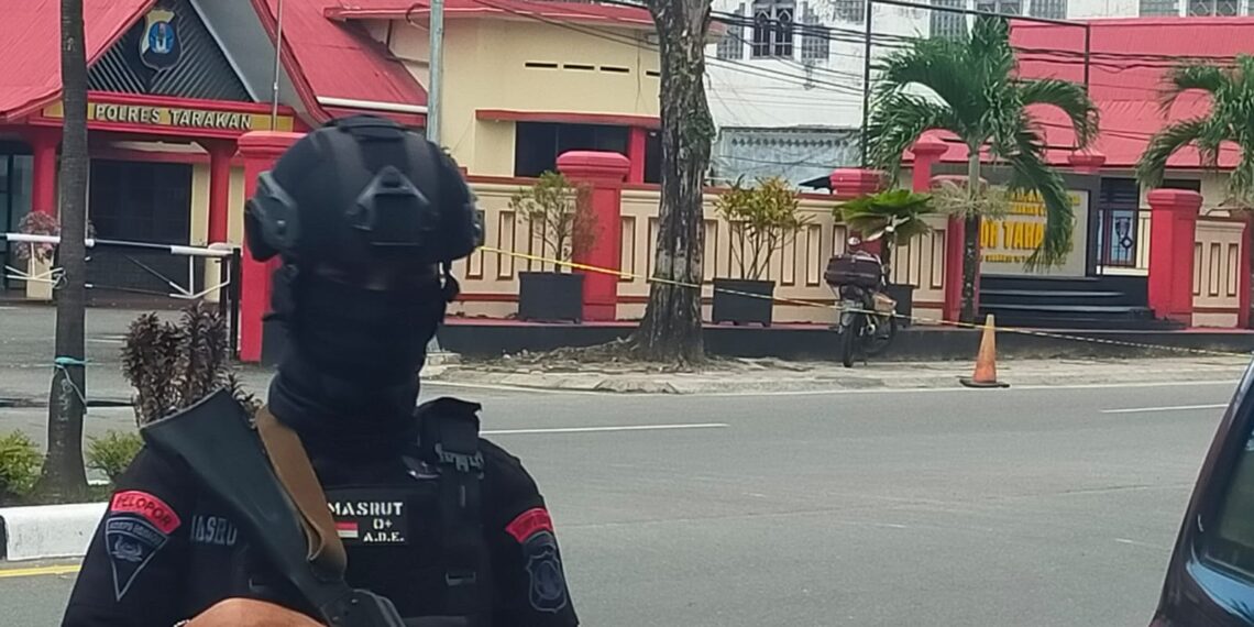 UPDATE : Di Duga BOM, Motor Penuh Dengan Koper dan Kotak Ditemukan Di Depan Polres Tarakan