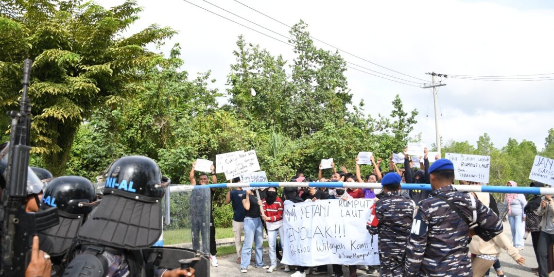Ratusan Massa bentrok dengan Prajurit TNI AL di Mako Lantamal XIII Tarakan
