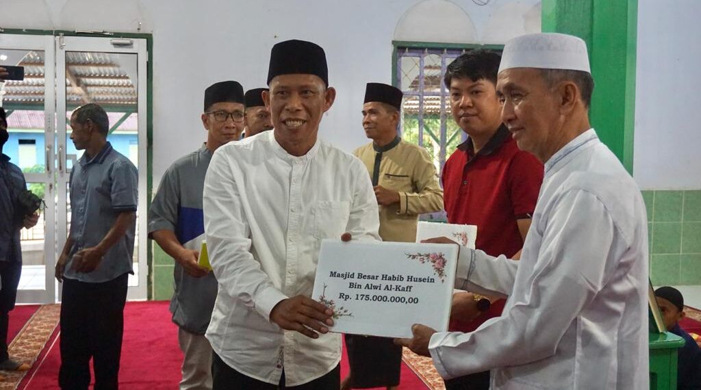 Bupati Bulungan Salurkan bantuan kepada 495 KK di Sekatak