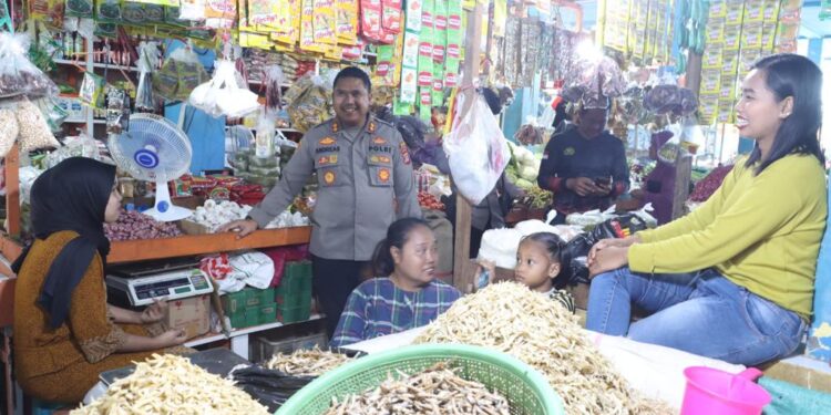 Pastikan Ketersediaan Stok Sembako Jelang Lebaran, Kapolres Malinau Sidak Ke Sejumlah Pasar Tradisional