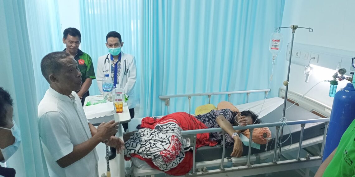 Bupati Jenguk Warga Korban Kecelakaan