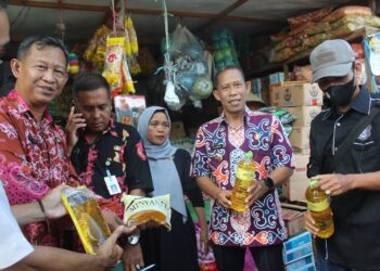 Pastikan ketersediaan stok dan kestabilan harga sembako, Bupati Sidak Pasar Induk Sengkawit.