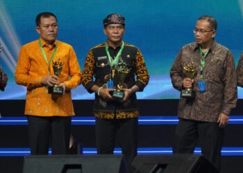 Dinilai Transformatif Tangani Pendidikan Kaltara Gubernur Zainal Raih Penghargaan Kemendikbudristek RI