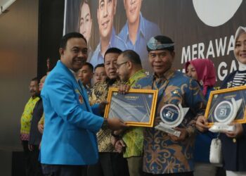 Gubernur Kaltara Terima Penghargaan Tokoh Peduli Pemuda Pada KNPI Award 2024 Di Jakarta