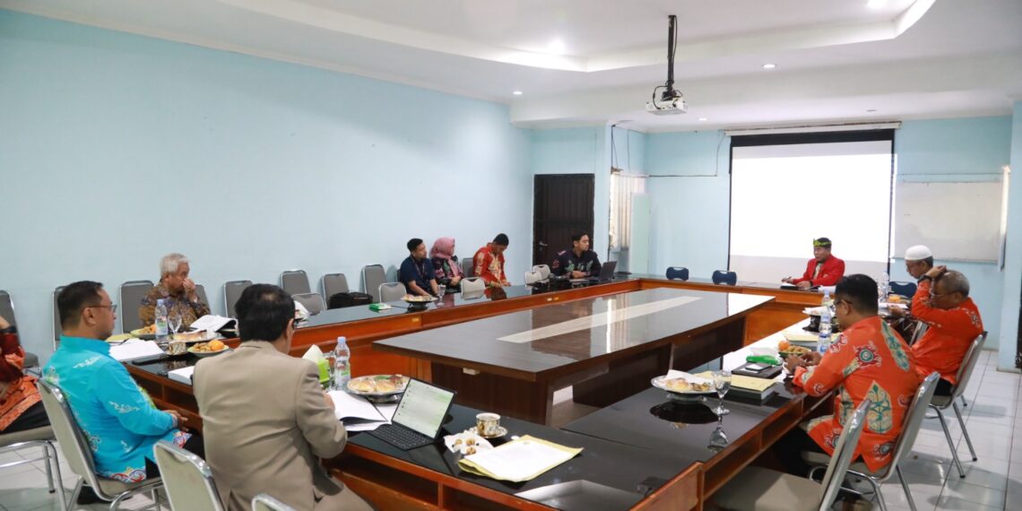Gubernur Zainal Paparkan Disertasinya Soal Strategi Pembangunan Kaltara Di Hadapan Profesor UNHAS