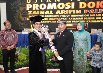 Predikat Cumlaude! Disertasi Gubernur Kaltara Bahas Isu Sosial Ekonomi Perbatasan