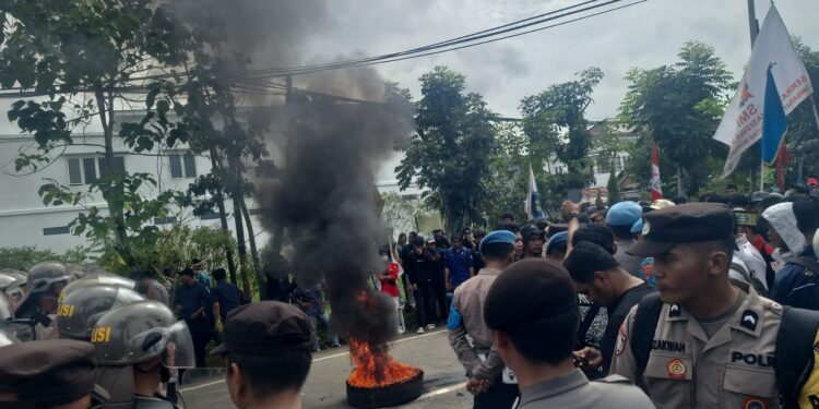Aksi Indonesia Darurat Demokrasi” Disuarakan Oleh 17 Organisasi Aliansi Peduli Demokraasi