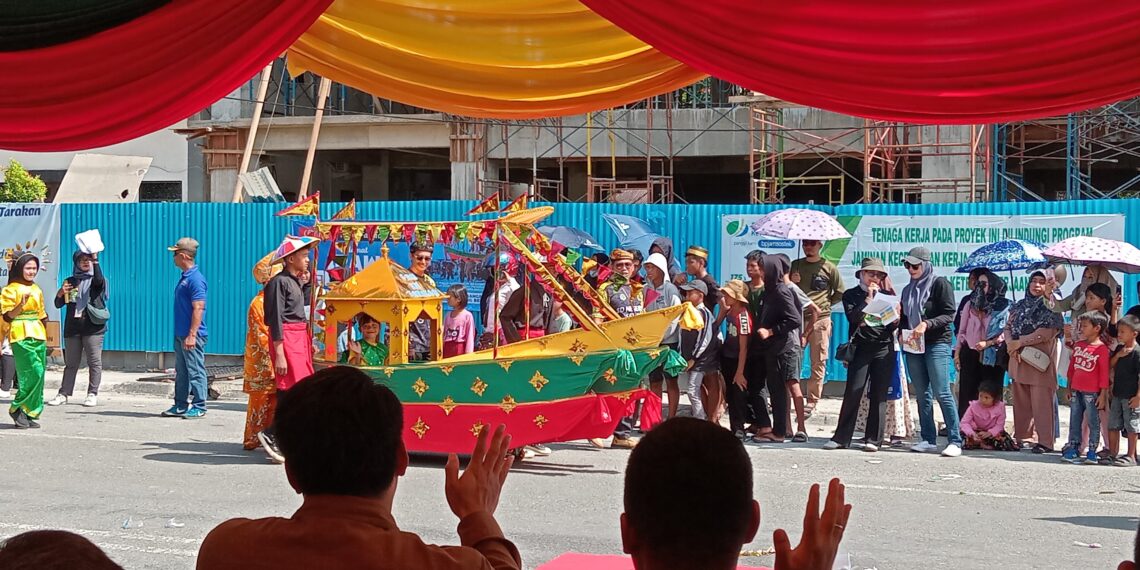 Iraw Tengkayu XIII: Merawat Kebangsaan dan Keberagaman Lewat Parade Budaya Spektakuler di Tarakan