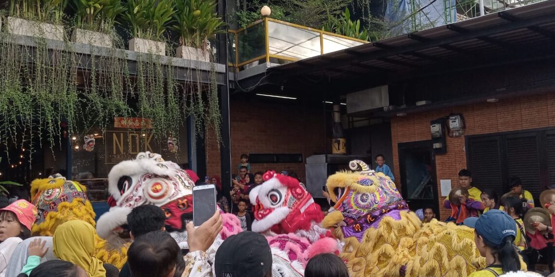 Imlek 2576: Warga Meriahkan Perayaan Tahun Ular Kayu Di Tarakan Dengan Barongsai