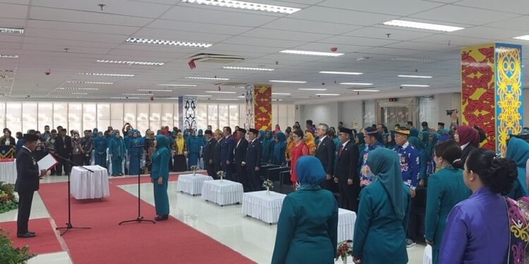 Gubernur Kaltara Resmi Kukuhkan Rahmawati Sebagai Ketua Dekranasda, Bunda Literasi Dan Bunda PAUD 2025-2030