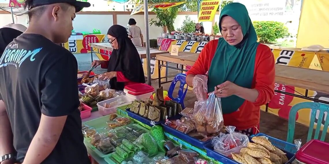 Pasar Ramadhan Markoni, Aneka Takjil Yang Tak Lekang Oleh Waktu
