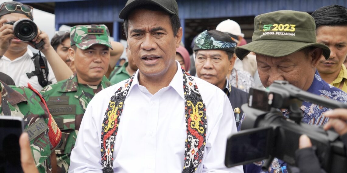 Tinjau Langsung Lokasi Tanam Padi, Mentan Yakin Desa Sajau Hilir  Kaltara Bisa Produksi 3 Kali