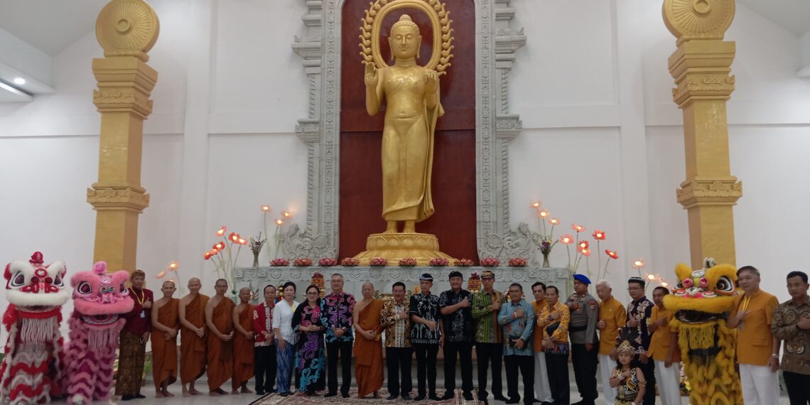 Wagub Kaltara Resmikan Vihara Parama Sinar Borobudur Tarakan