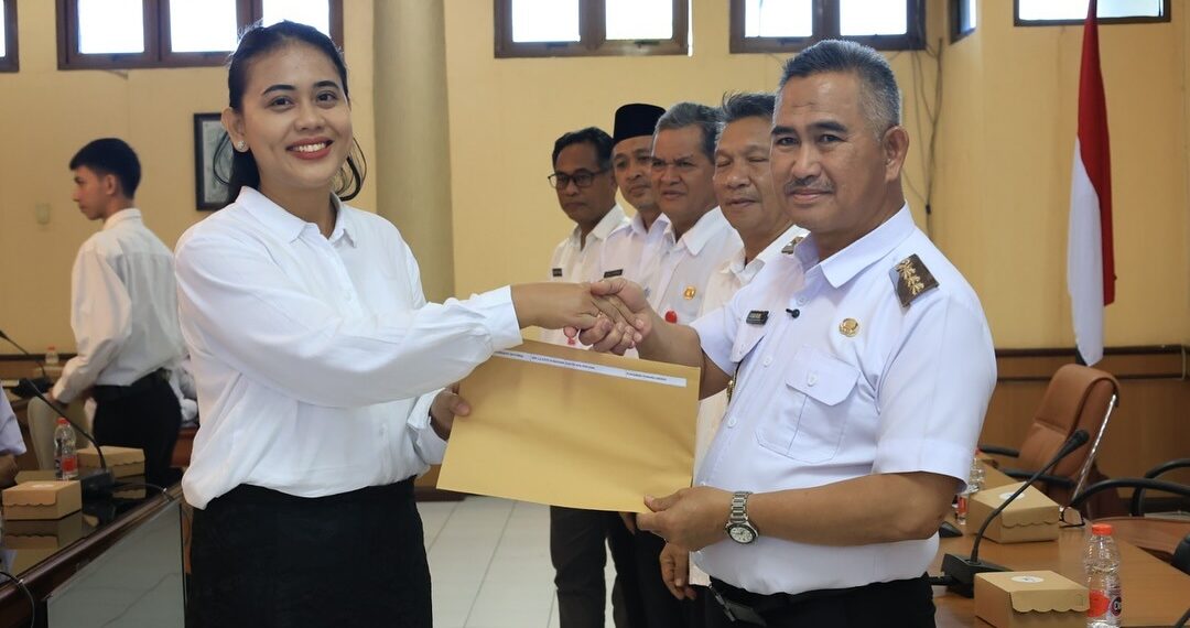 Wali Kota Tarakan Serahkan SK Pengangkatan Kepada 22 CPNS Formasi 2024
