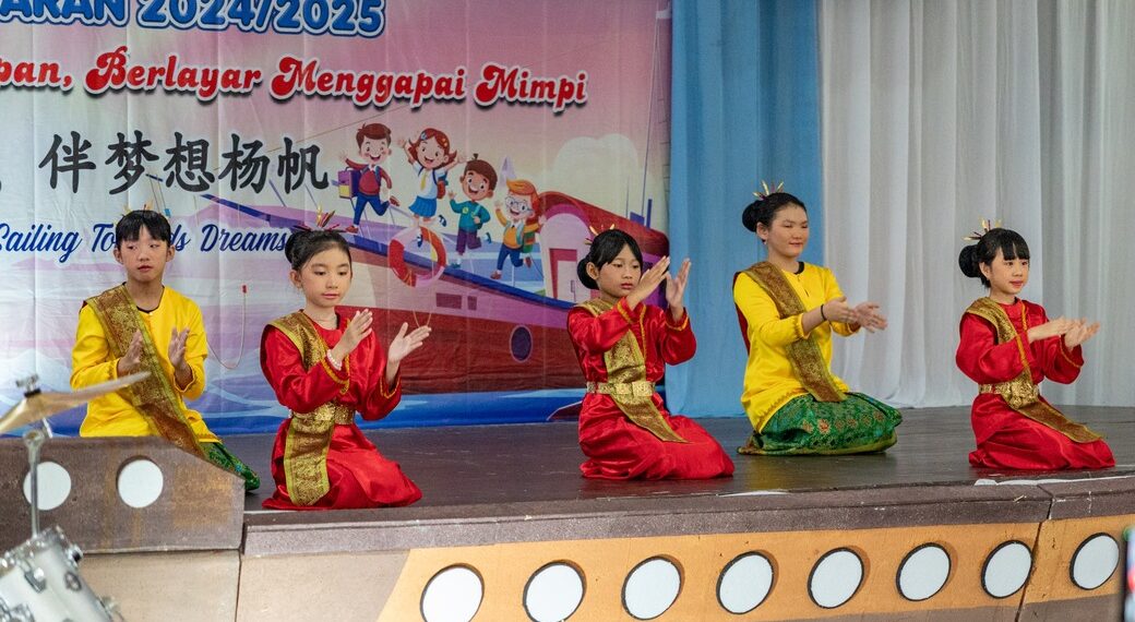 Tari “Untun Belanai”, Warnai Pelepasan Siswa SD Indotionghoa Tarakan  Angkatan 2024/2025