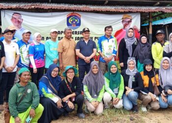 Wali Kota Khairul Gelar Aksi Bersih Sampah Plastik Di Selumit Pantai