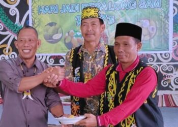 Bupati Bulungan Hadiri Syukuran Panen dan HUT ke-77 Desa Long Sam