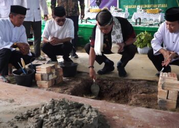 Peletakan Batu Pertama Masjid Hurrasul Aqidah,    Gubernur Kaltara Harapkan Jadi Pusat Dakwah dan Pendidikan