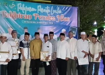 Gubernur Kaltara Hadiri Pawai Perahu Hias Gebyar Kayan, Semarakkan Malam Takbiran Idul Adha 1446 H