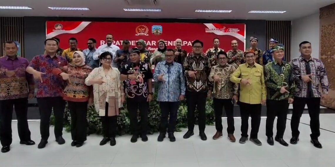 Kami Siap Menjadi Gerbang Utara RI! Gubernur Zainal Unjuk Potensi Kaltara di Hadapan Komisi VII