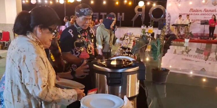 Malam Ramah Tamah  Bersama Komisi VII DPR-RI, Gubernur Zainal Perkenalkan Makanan Lokal Khas Kaltara