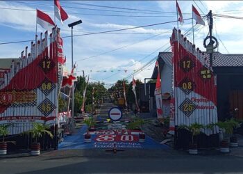 Meski Tanpa Lomba, Warga Kampung 4 Tetap Hiasi Gapura Sambut HUT RI ke-80