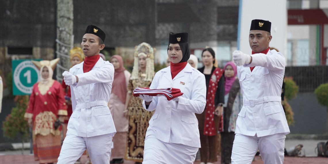 Gelar Upacara HUT ke-80 RI, PLN Kalimantan Bagian Timur Komit Tingkatkan Keandalan Listrik