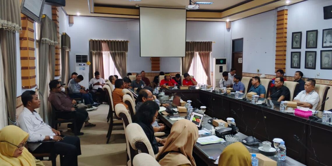 Warga Berontak, Tanaman Sawit Diduga Dirusak Oknum Perusahaan Batubara