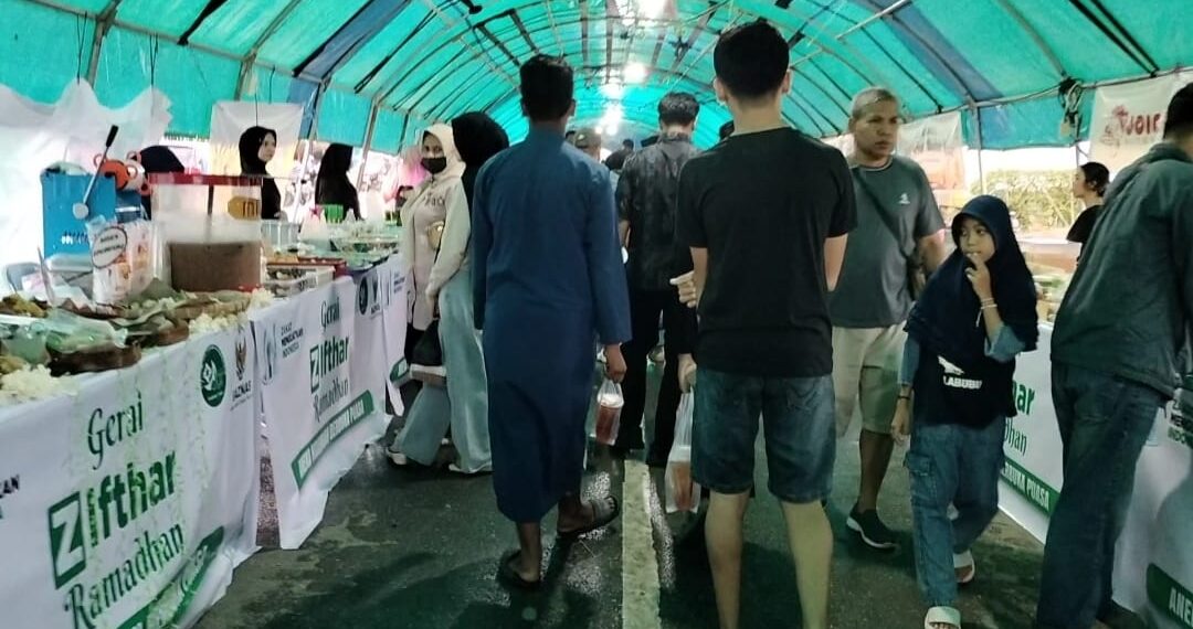 Awal Ramadhan, Jalan Sengkawit dan Kampung Arab Diserbu Pencari Takjil