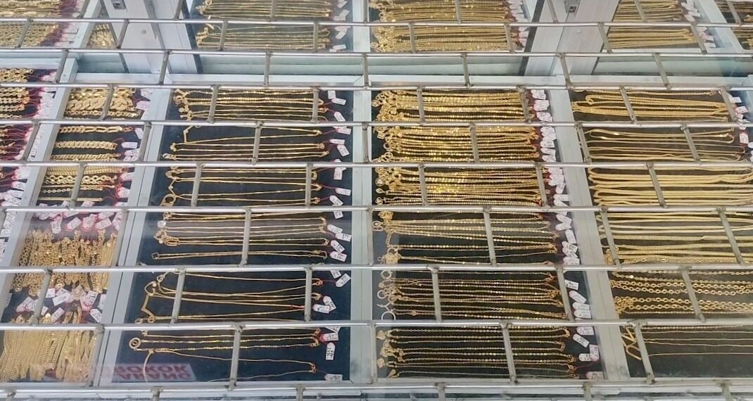 Harga Emas Kembali Meledak di Awal Maret!