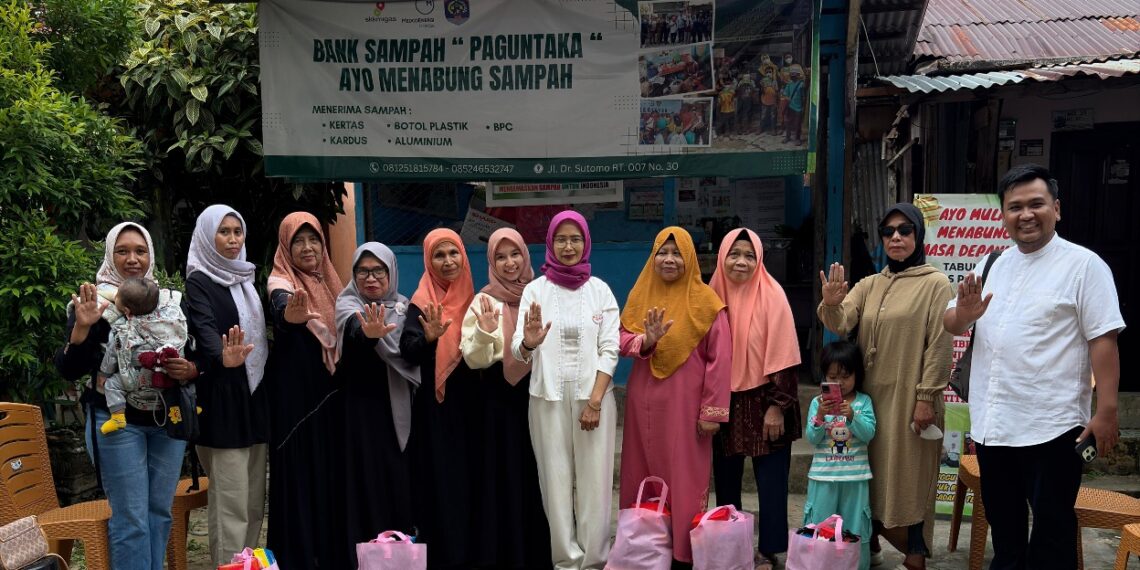 Saldo Tabungan Minus Rp70 Ribu, Kisah Pemungut Sampah Plastik Gerakkan PUSPA Tarakan Berbagi Sembako