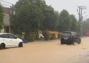 Banjir Genangi Jalan dan Pemukiman di Berau! Warga Resah, Curigai Proyek Drainase Terbaru