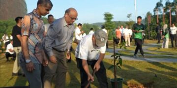 700 Bibit Berhasil Ditanam di Plaza Legislatif Ibukota Nusantara