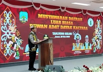 Buka Musdalub DAD Kaltara, Gubernur Zainal Harapkan Peran Adat dalam Pembangunan