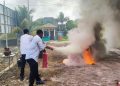Cegah Risiko Sejak Dini, PLN UPP KLT 3 Latih Pegawai Tanggap Darurat Kebakaran