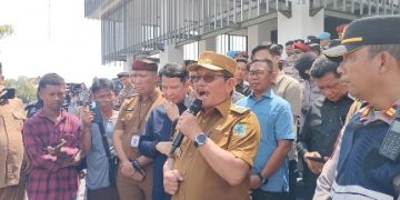 Dampak Ekonomi Penghentian Tambang, Ratusan Warga Sekatak Datangi Kantor Gubernur