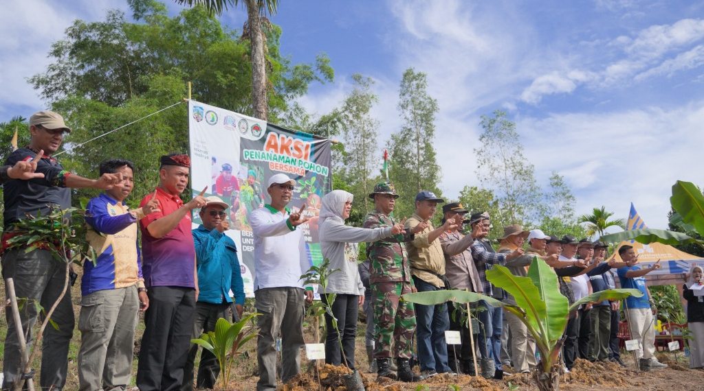 Aksi Tanam Pohon Hutan Gunung Selatan, Jadi Upaya Mitigasi Iklim