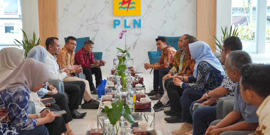 Perkuat Keterbukaan Informasi, PLN Kaltim Terima Audiensi Komisi Informasi