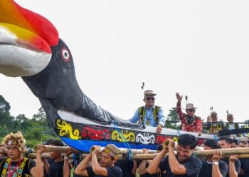 Gubernur Kaltara Ajak Generasi Muda Jaga Budaya Dayak Kenyah Temengang Iwan