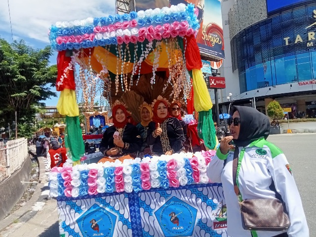 Ikatan Perempuan Pakuwaja Tarakan, Usung Semangat Guyub Rukun di Iraw Tengkayu XV 2026