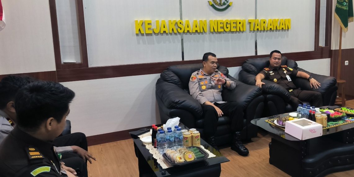 Perkuat Koordinasi Antar Penegak Hukum, Kapolres Tarakan Silaturahmi ke Kejaksaan Negeri