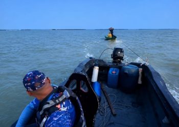 Mesin Perahu Mati di Tengah Laut, Polisi Patroli Tarik Nelayan ke Lokasi Aman